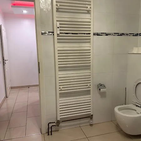 Modernes 10 In Mitte Mit 3 Schlafzimmer Апартаменты *