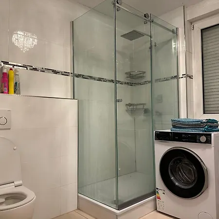 Modernes 10 In Mitte Mit 3 Schlafzimmer