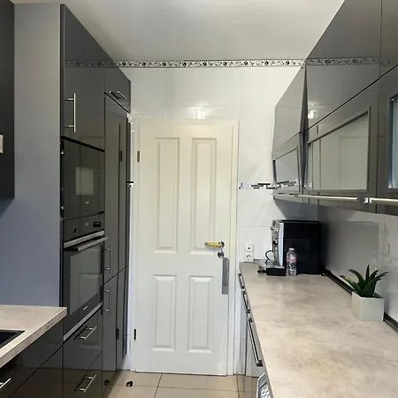 Modernes 10 In Mitte Mit 3 Schlafzimmer Апартаменты *