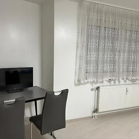 Modernes 10 In Mitte Mit 3 Schlafzimmer Апартаменты