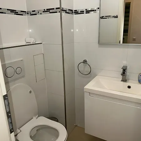Modernes 10 In Mitte Mit 3 Schlafzimmer *